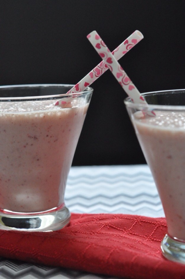 strawberrybananasmoothie.jpg