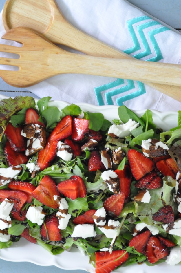 Salad with Strawberries, Goat Cheese and Balsamic Reduction